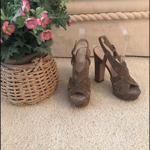 Strategia suede platform sandals size 6/36